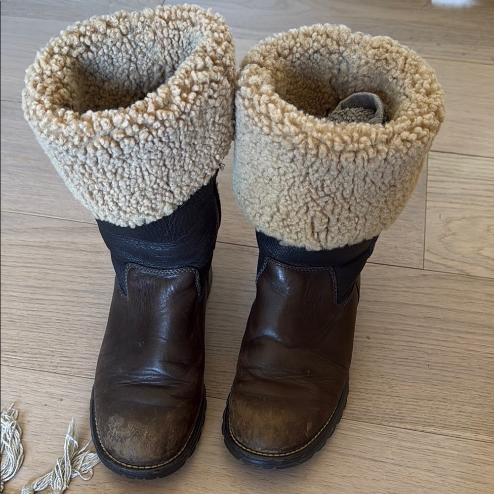 Ugg Brown and Cream Shearling Leather  Lined Boots size 7